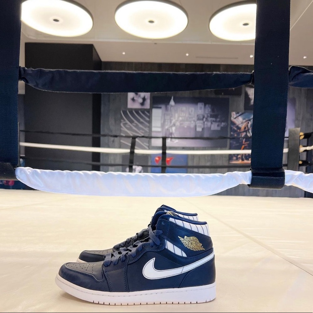 Air Jordan 1-Derek Jeter High - Picture 1 of 1